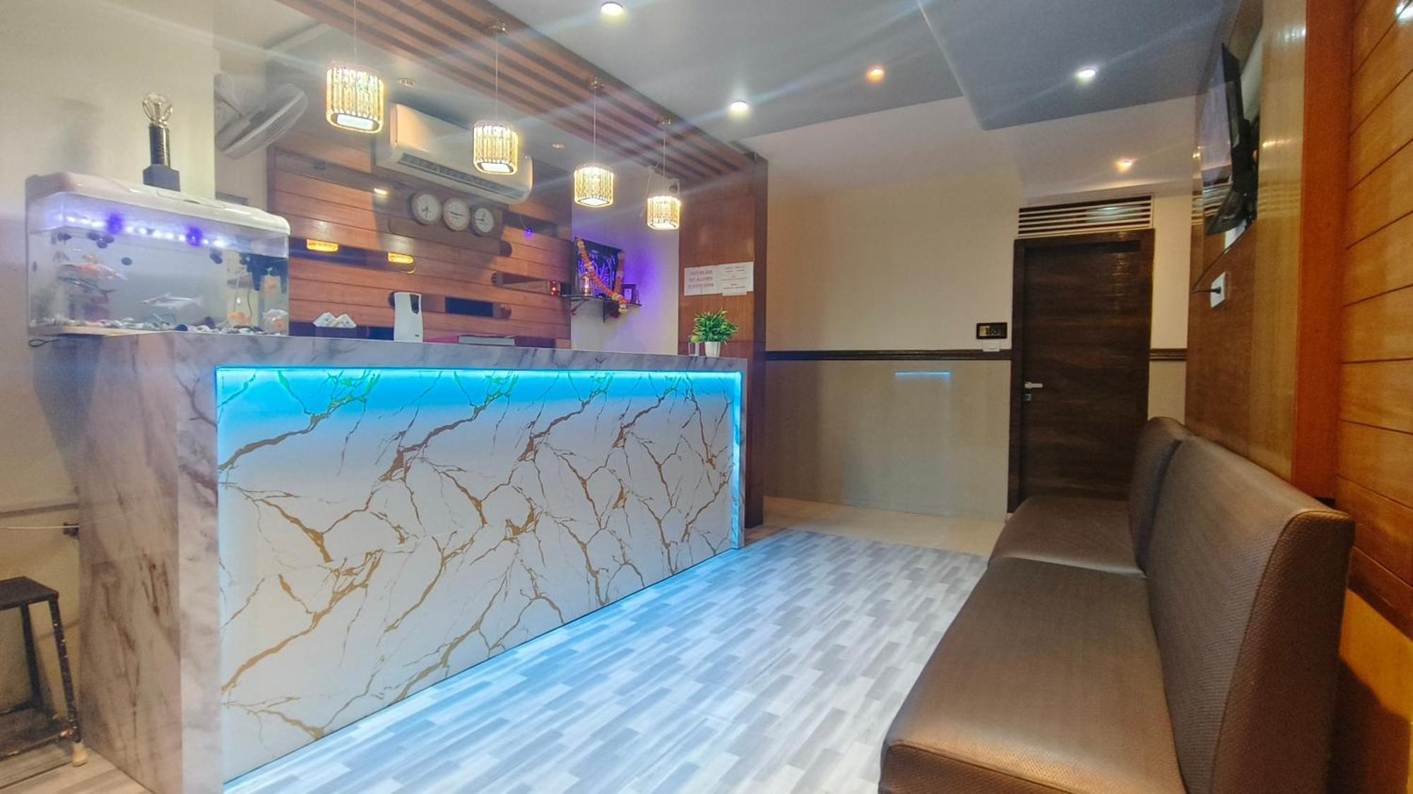 Hotel Ashraya International, Mumbai